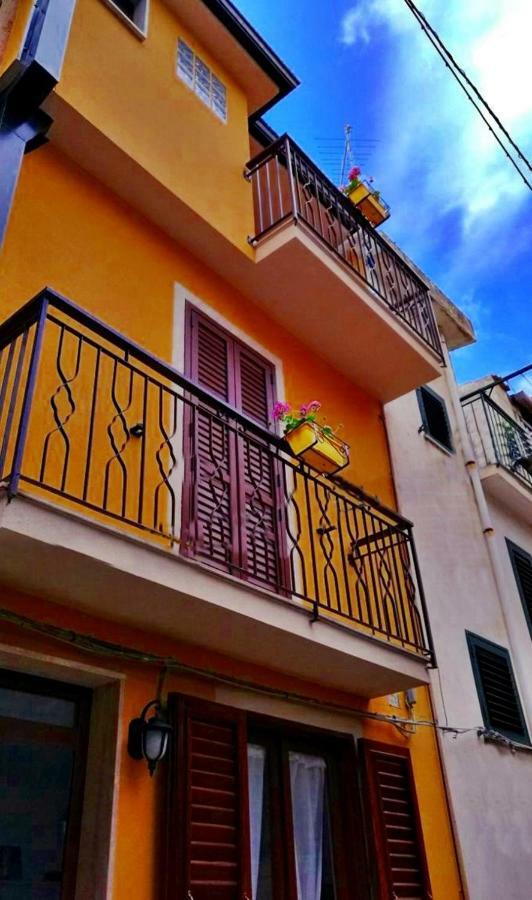 Alley 8 Scilla Exterior foto